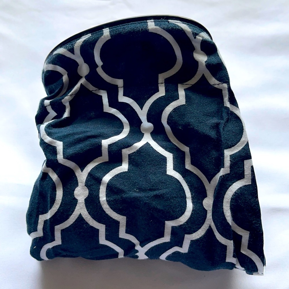 Boppy Nursing Cover • Black and White